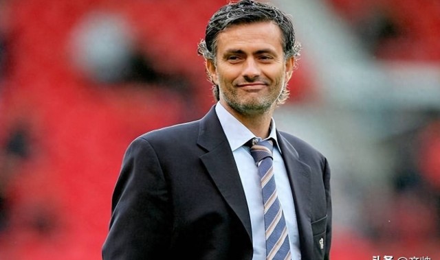 官宣！穆里尼奥下课！费内巴切无缘欧冠，62岁狂人下一站会去哪？