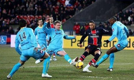 法甲保级生死斗！巴黎FC主场战欧塞尔，谁能抢下救命3分？