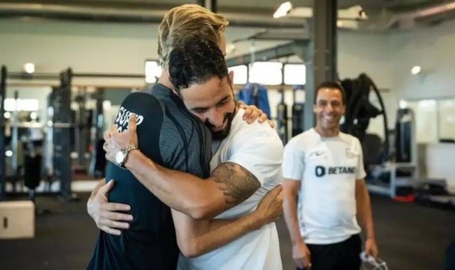 阿莫林8000万爱将明夏必转会，曼联或考虑引进！中场引援目标不只巴莱巴