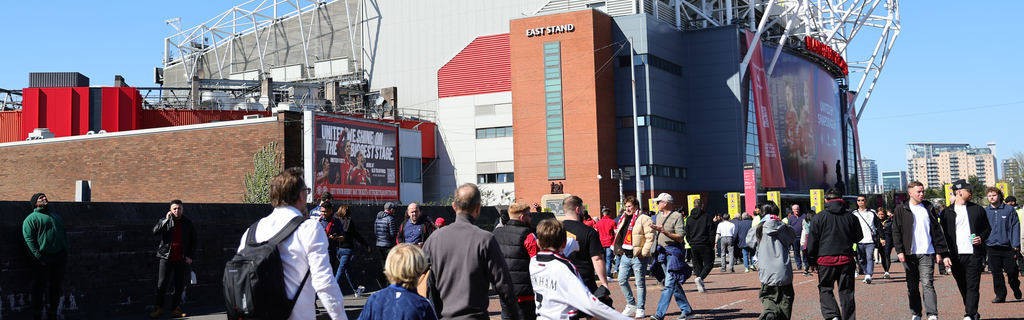 曼联欧联决赛门票分配引发球迷不满，仅1.4万张票如何应对？