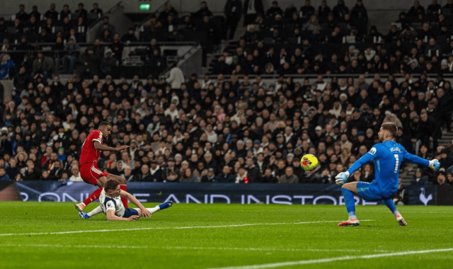 英超|1.25亿英镑挖来的强援伊萨克重伤，苦不苦，看看利物浦