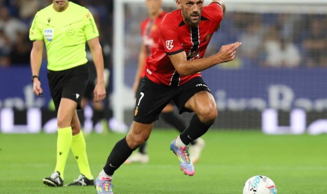 西班牙人对决瓦伦西亚：西甲赛场上演激烈对抗