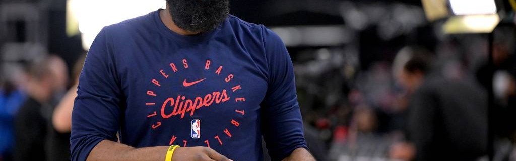 夸梅-布朗:哈登休赛期不训练 只会抽烟喝酒鬼混