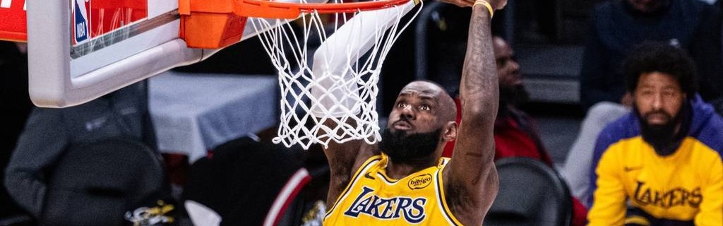 名记：詹姆斯预计不会退役 他将至少再打一个赛季