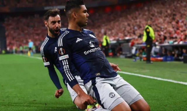 曼联3-0十人毕巴决赛在望！为1亿而战判若两队，两纪录激励红魔奋起