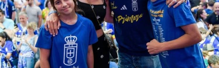 40岁卡索拉社媒晒与家人合照，庆祝随皇家奥维耶多升级西甲