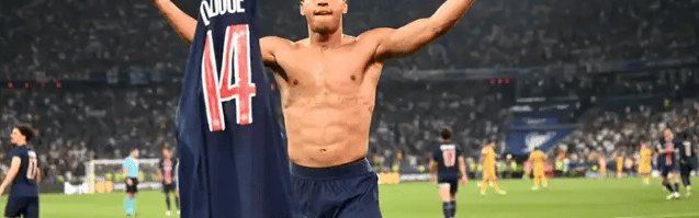 欧冠改制首人！19岁杜埃决赛造3球，巴黎靠他成三冠王