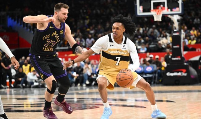 创纪录！东契奇18分4秒完成三双 湖人队史最快