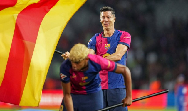 “小飞翼”尼科王者归来！毕巴VS巴萨，西甲收官大战谁主沉浮？