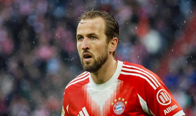 拜仁主场3-2逆转法兰克福，豪取德甲四连胜，凯恩两球助阵领跑积分榜