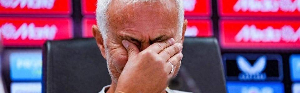 0-1出局！费内巴切解雇穆帅后速签4将，球迷：这是对他的“背叛”