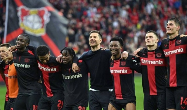 3天2亿3 核心，勒沃库森天崩重启，滕哈赫在德甲要沉沦？