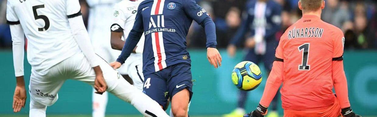 队报周四发布法甲特刊，巴黎16人霸榜月薪前30