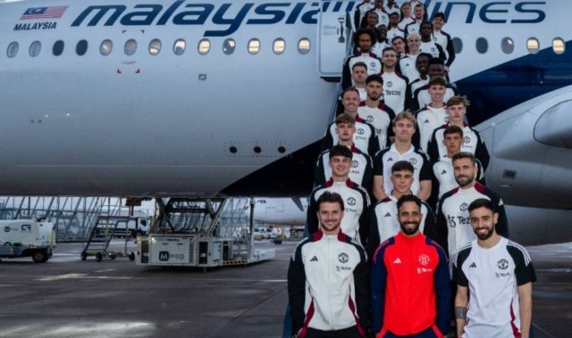 曼联确定阿莫林留任过程曝光！官宣亚洲800万之行大名单，欲离队天才被要求参加