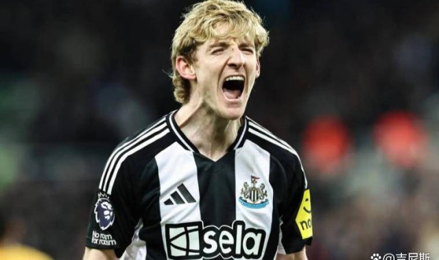 2-1！巴萨开门红，5000万先生脱离曼联，欧冠9分钟两球，滑跪庆贺