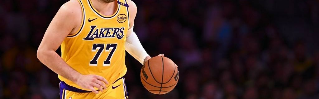 Shams:爆料东契奇交易时手抖得厉害 手机消息炸了