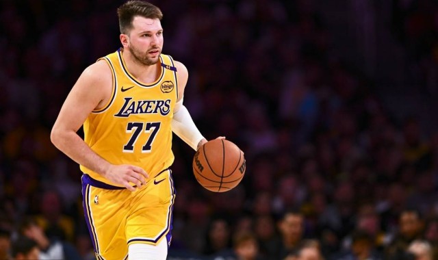 Shams:爆料东契奇交易时手抖得厉害 手机消息炸了