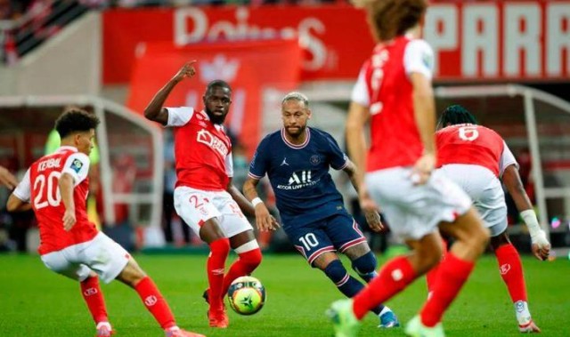 法甲欧战保级两极战！朗斯主场碾压洛里昂，保级队能逃降级危机吗？