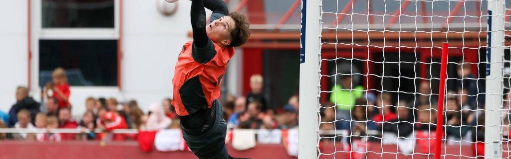 德甲球队拜仁慕尼黑训练备战比赛
        
    德甲球队拜仁慕尼黑训练备战比赛