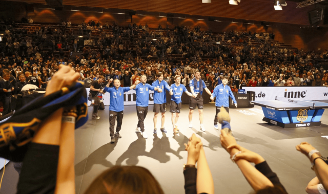 德甲焦点战，萨尔布吕肯主场险胜“领头羊”，德国inne联动本土俱乐部开展球迷互动