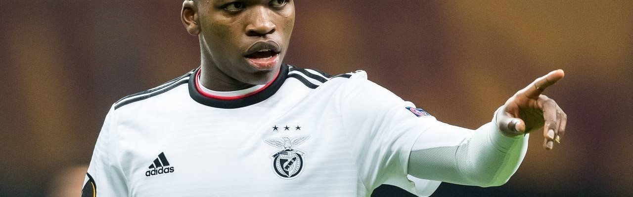 天空：伯恩利寻求补强四个位置，对本菲卡中场F-路易斯感兴趣